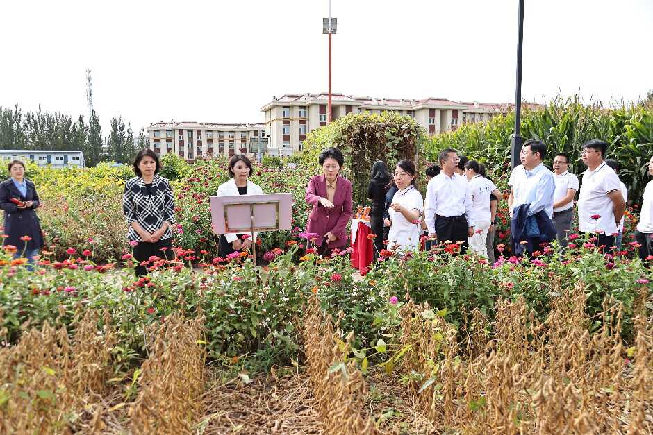 全国妇联书记处书记、党组成员宋莉一行到东北地理所调研